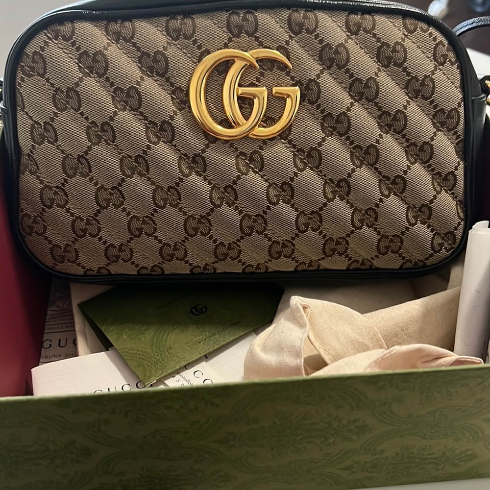 AUTHENTIC GG Marmont small shoulder bag